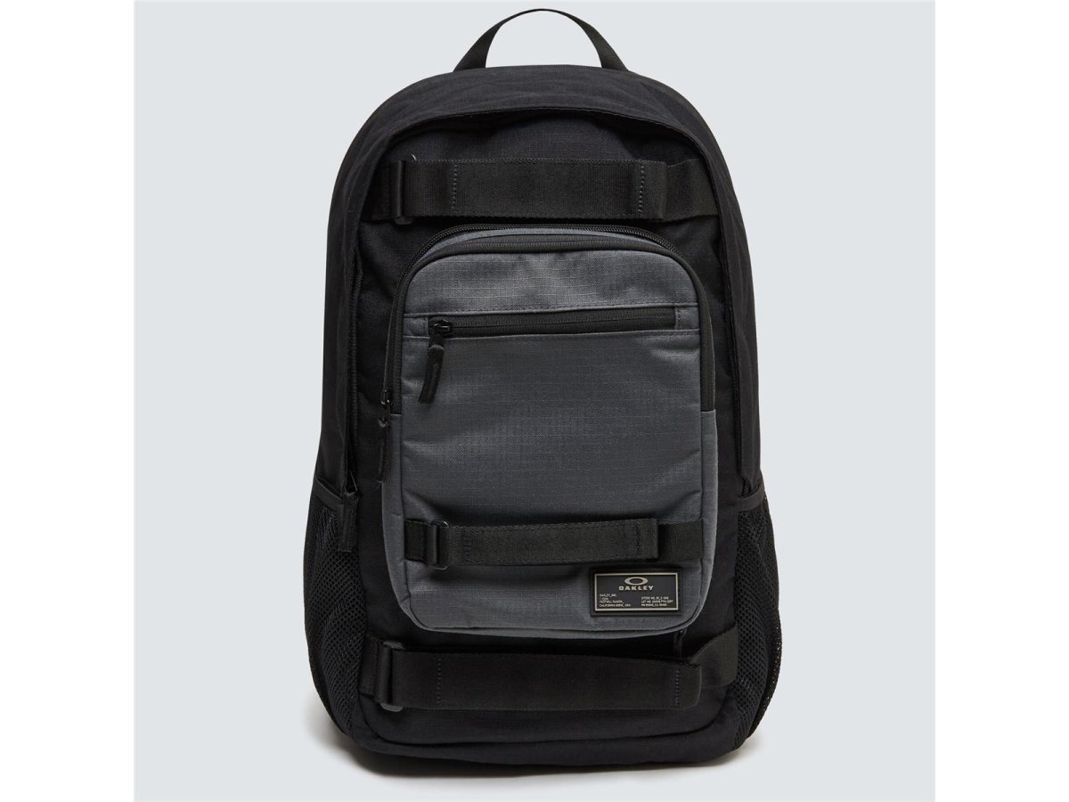 Oakley Multifunctional Smart Backpack unter Oakley